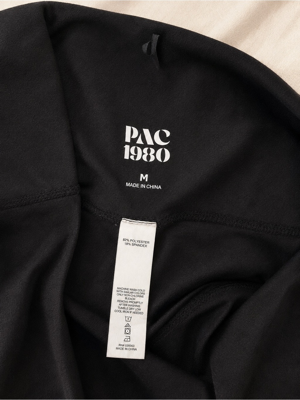 PacSun Black Flare Leggings
Size M - Picture 4 of 4